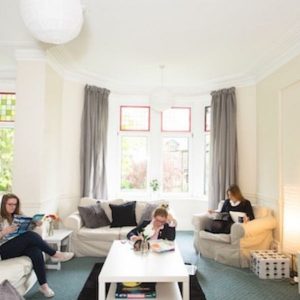 4HARROGATES LADIES COLLEGE RESIDENCIAS